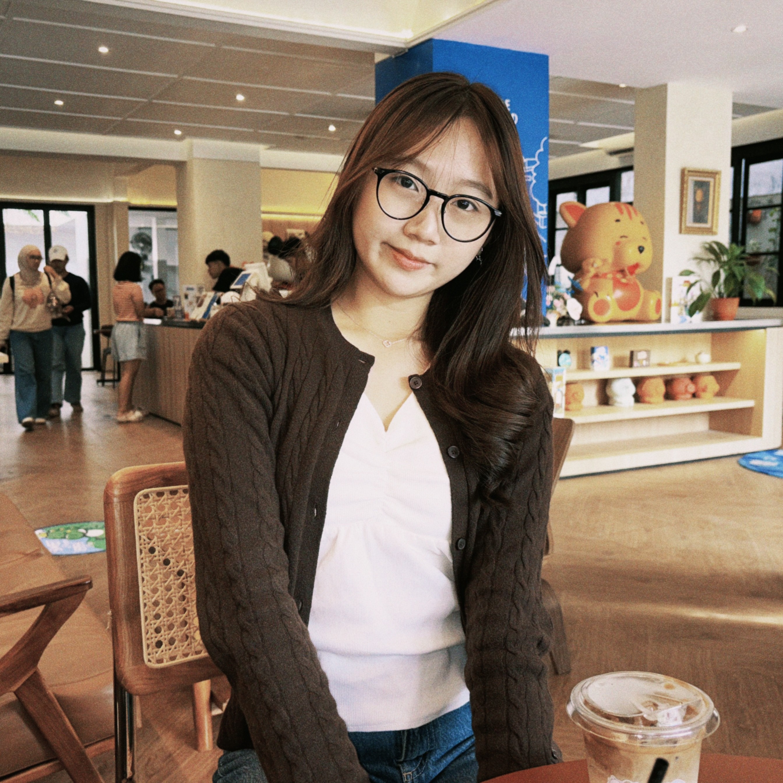 Stephanie Aprilia Lo